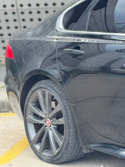 Jaguar XF — 5