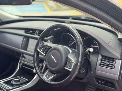Jaguar XF — 9