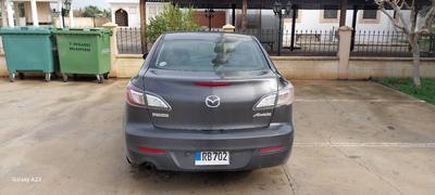 Mazda Axela — 8