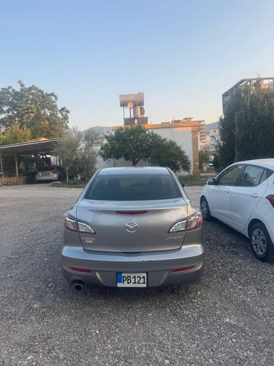 Mazda Axela — 2