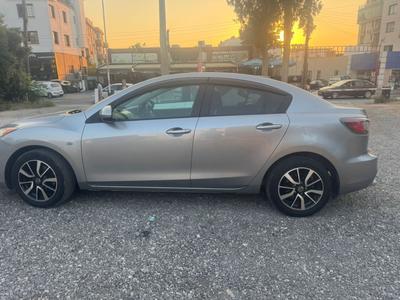 Mazda Axela — 3