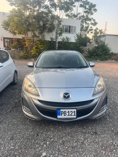 Mazda Axela — 4