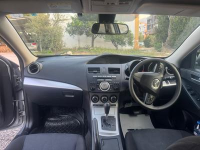 Mazda Axela — 10