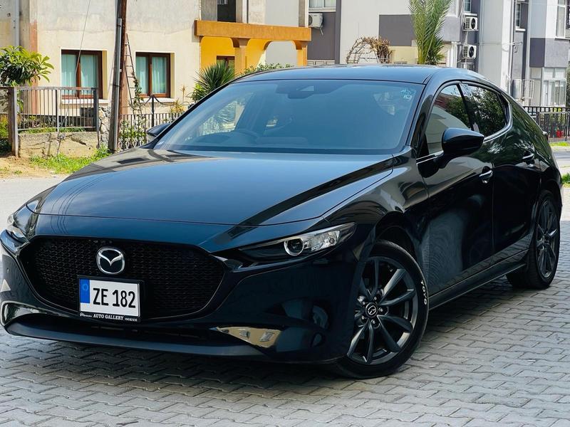Mazda 3 — 1/6
