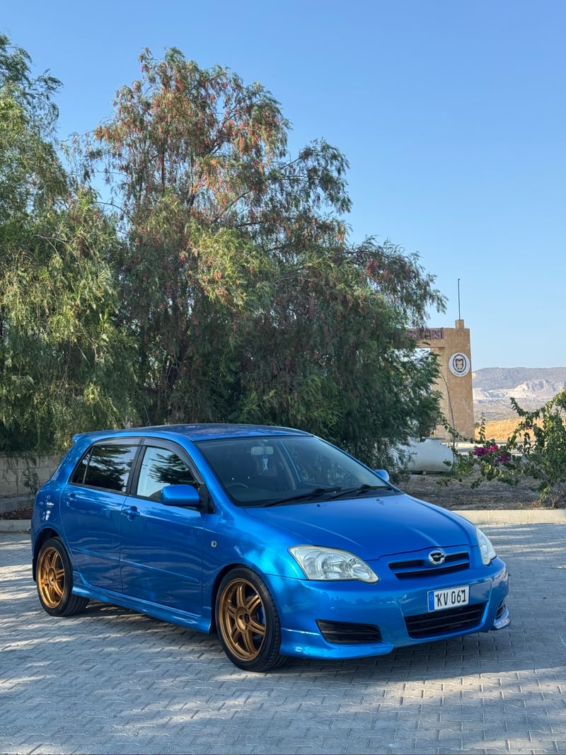 Toyota Runx — 4