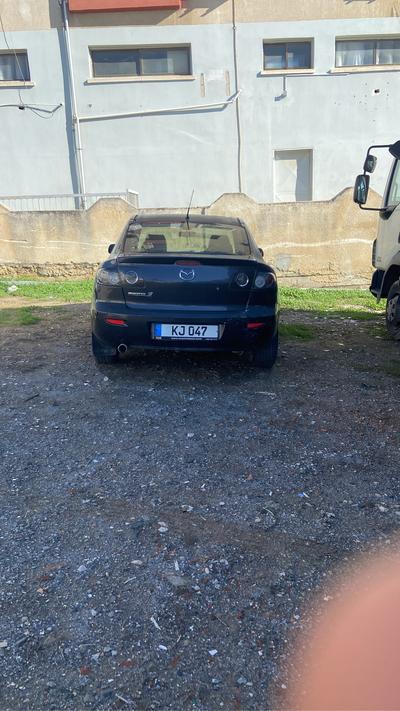 Mazda Axela — 3