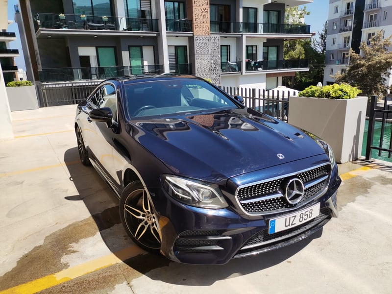 Mercedes-Benz E 220d Coupe — 1