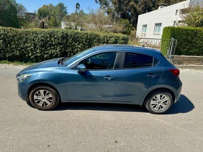 Mazda Demio — 4