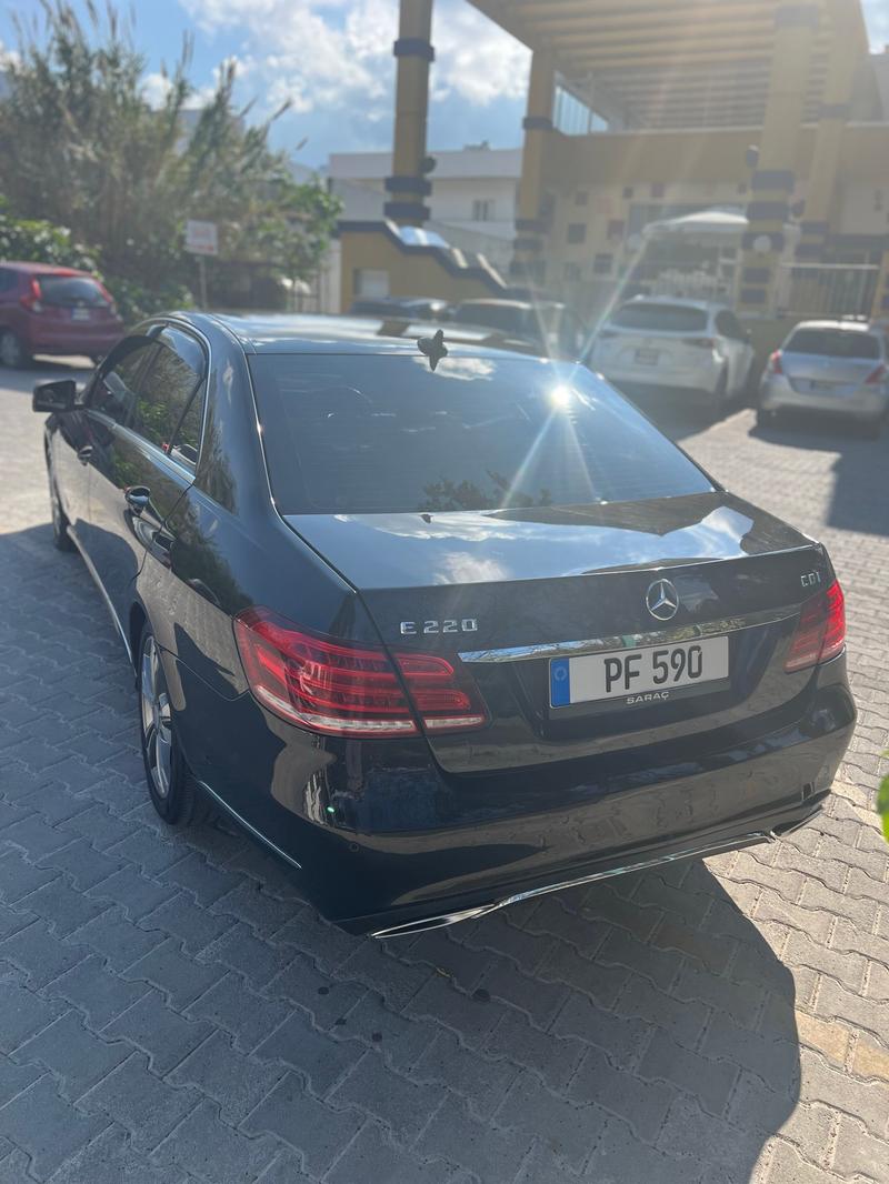 Mercedes-Benz E 220 — 1/10