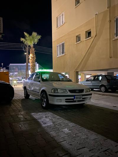 Nissan Sunny ExSaloon — 2