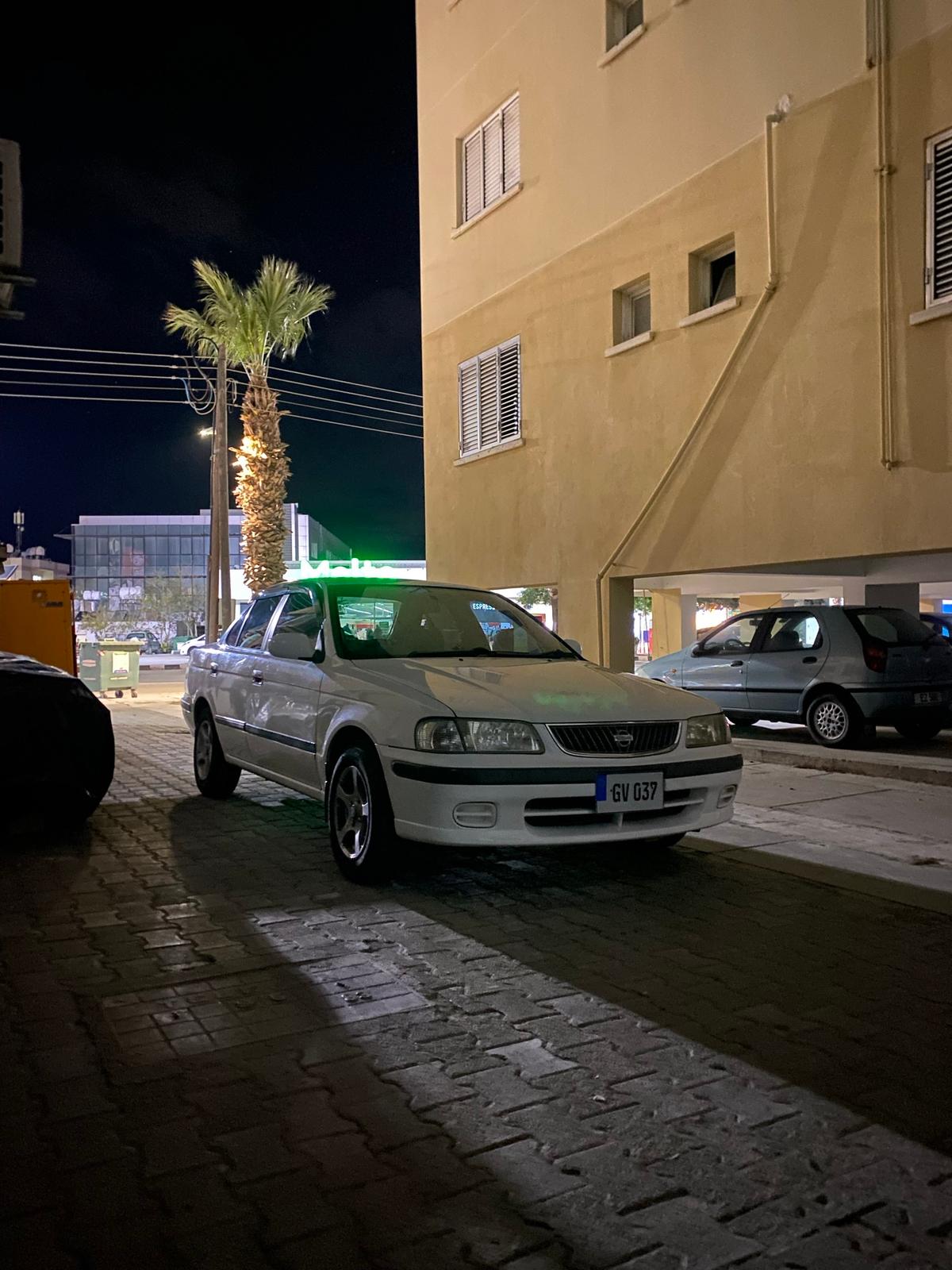 2002 Nissan Sunny ExSaloon 2