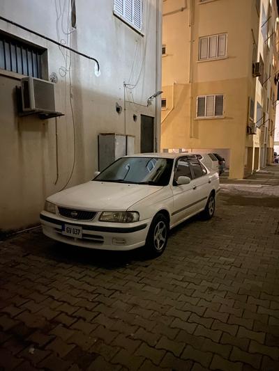 Nissan Sunny ExSaloon — 1