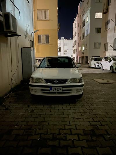 Nissan Sunny ExSaloon — 10