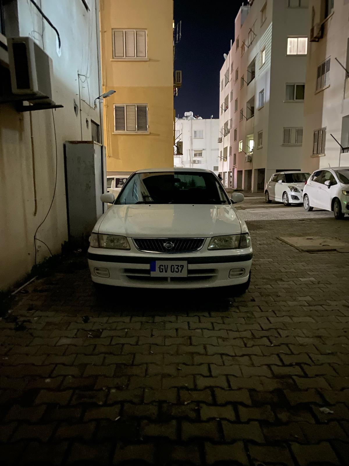 2002 Nissan Sunny ExSaloon 10