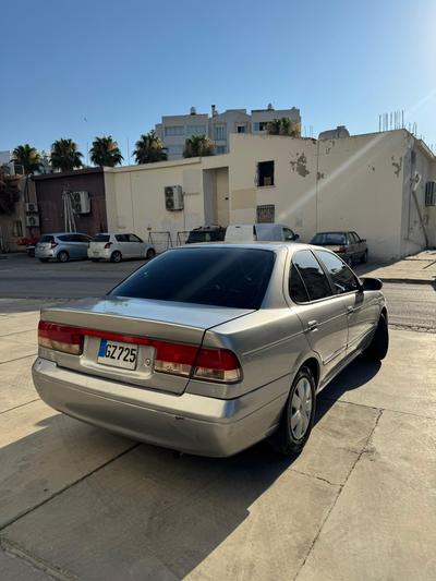 Nissan Sunny — 1