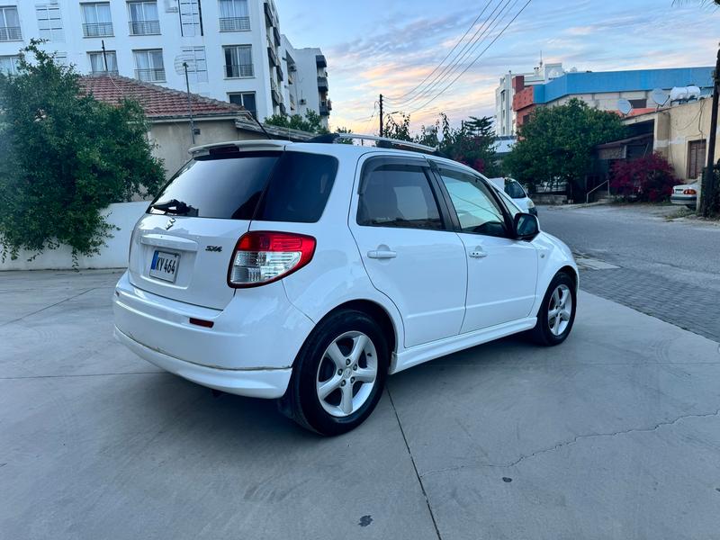 Suzuki SX4 — 1/3