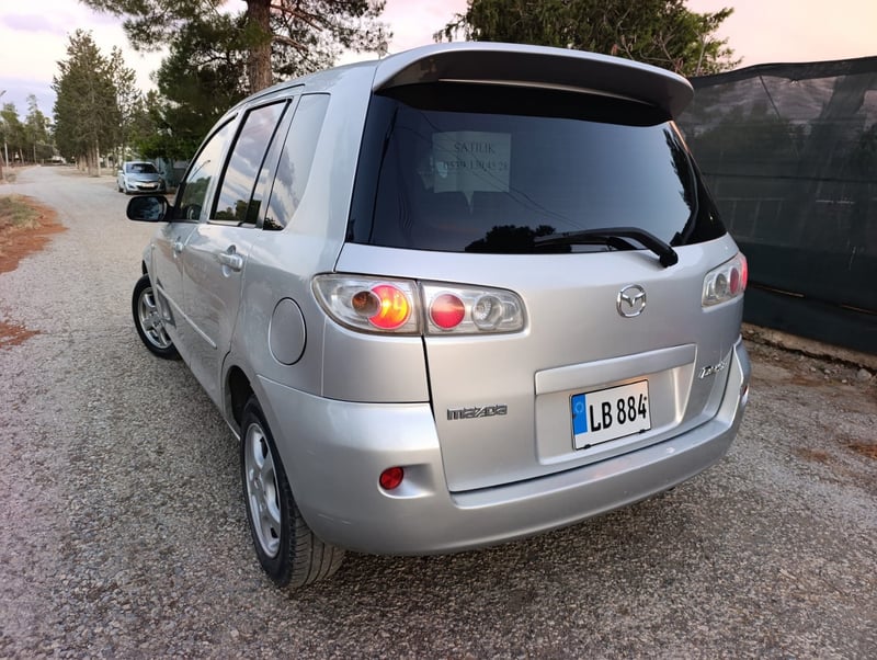 Mazda Demio — 3