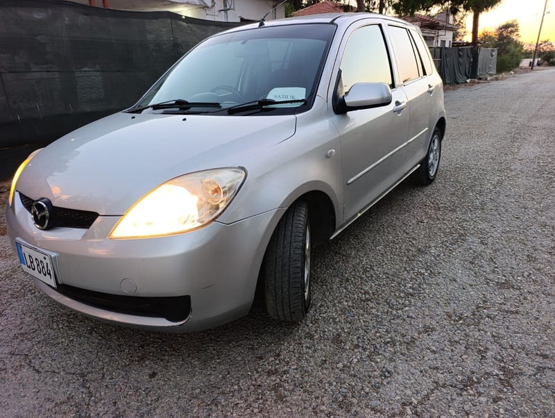 Mazda Demio — 6