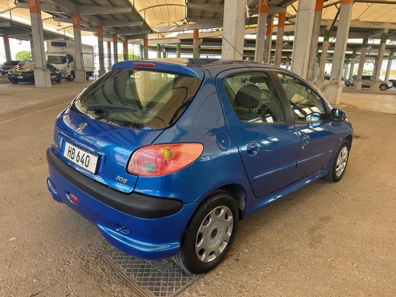Peugeot 206 — 4