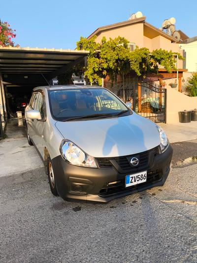 Nissan AD Van — 2