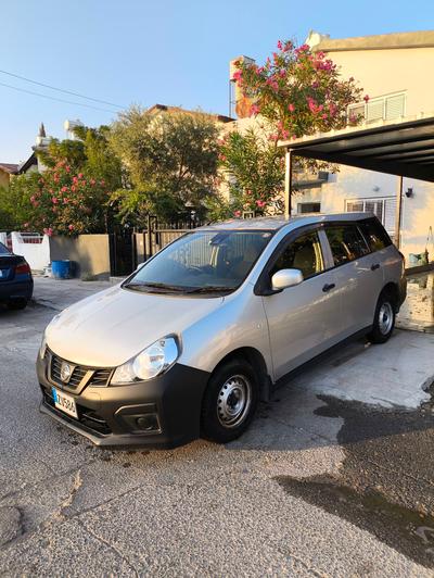 Nissan AD Van — 4