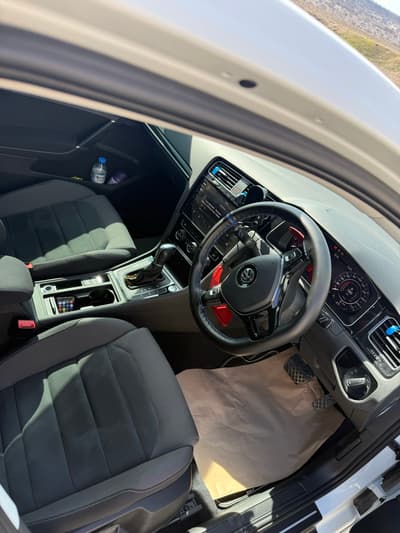 Volkswagen Golf — 5