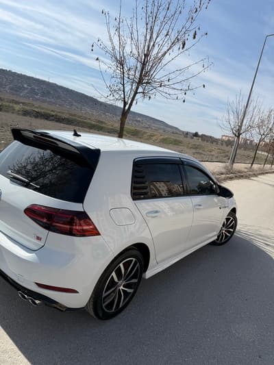 Volkswagen Golf — 7