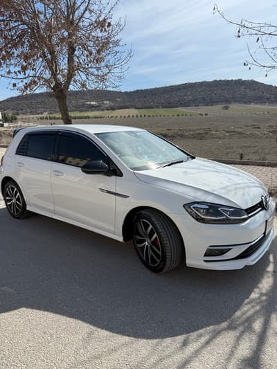 Volkswagen Golf — 10