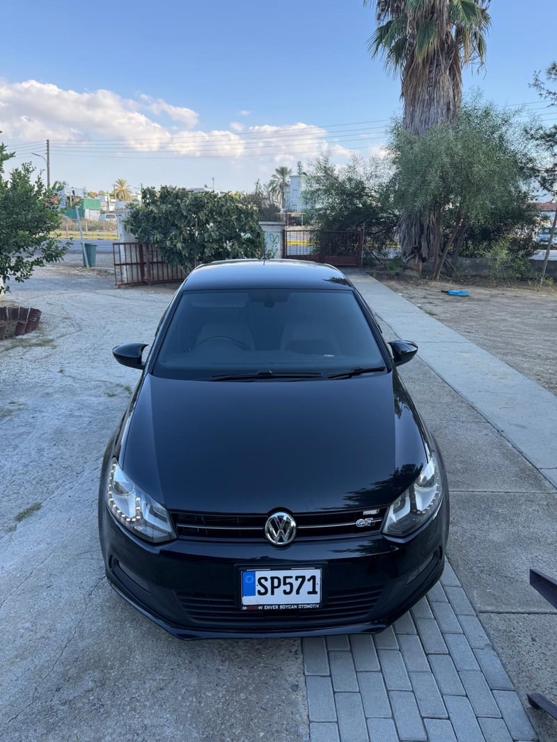 Volkswagen Polo — 3