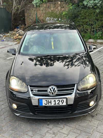 Volkswagen Golf — 3