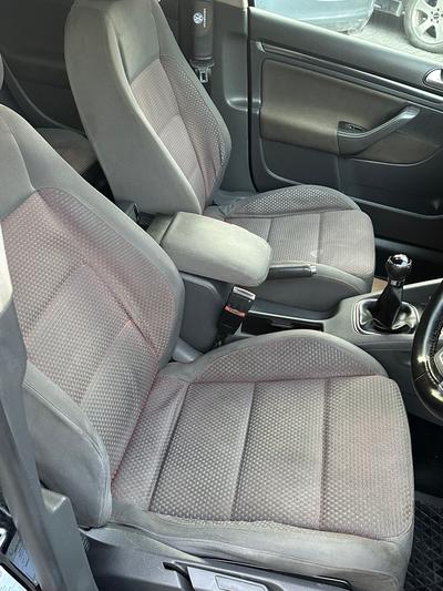 Volkswagen Golf — 8