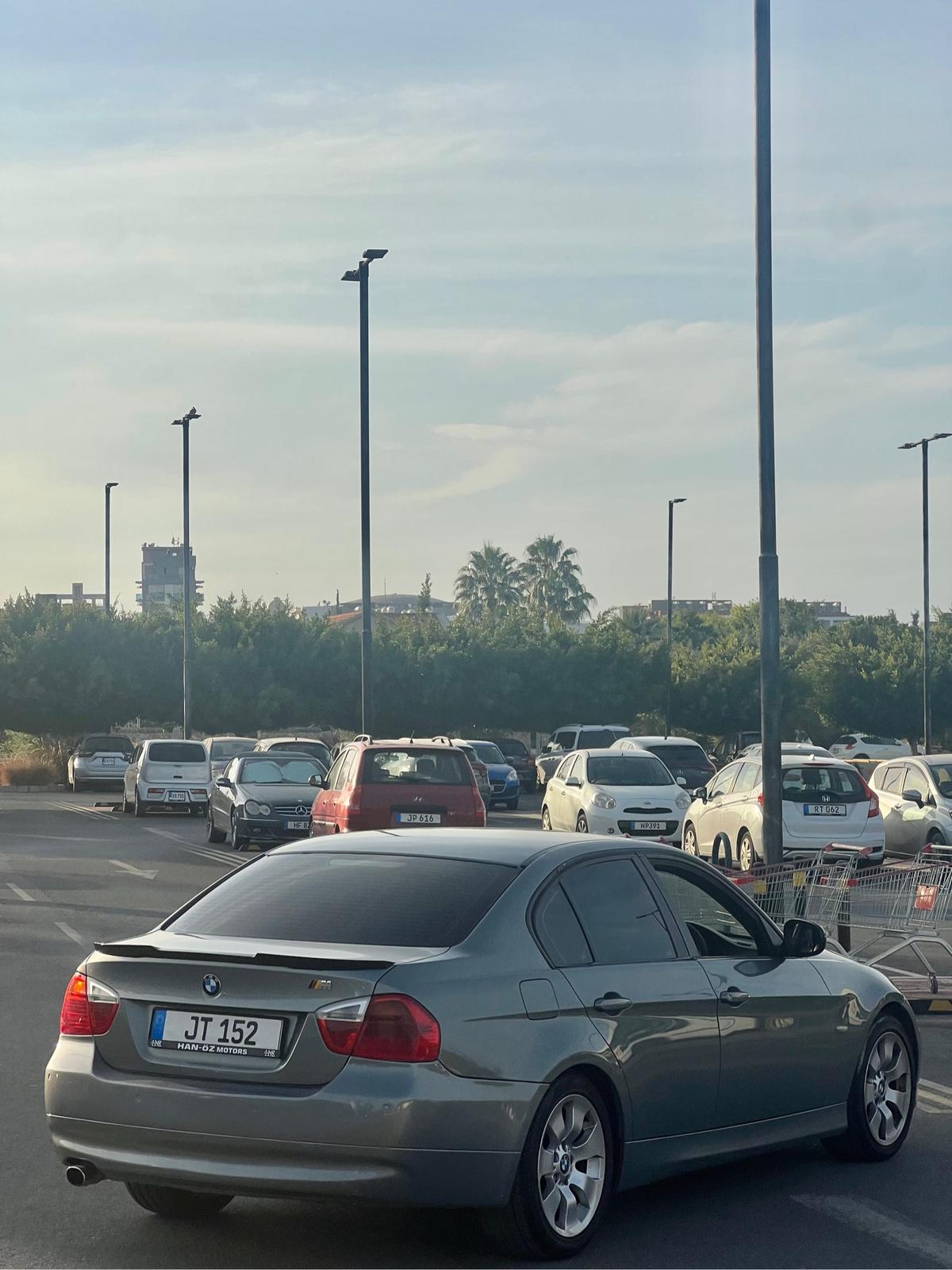 2007 BMW 318i 6
