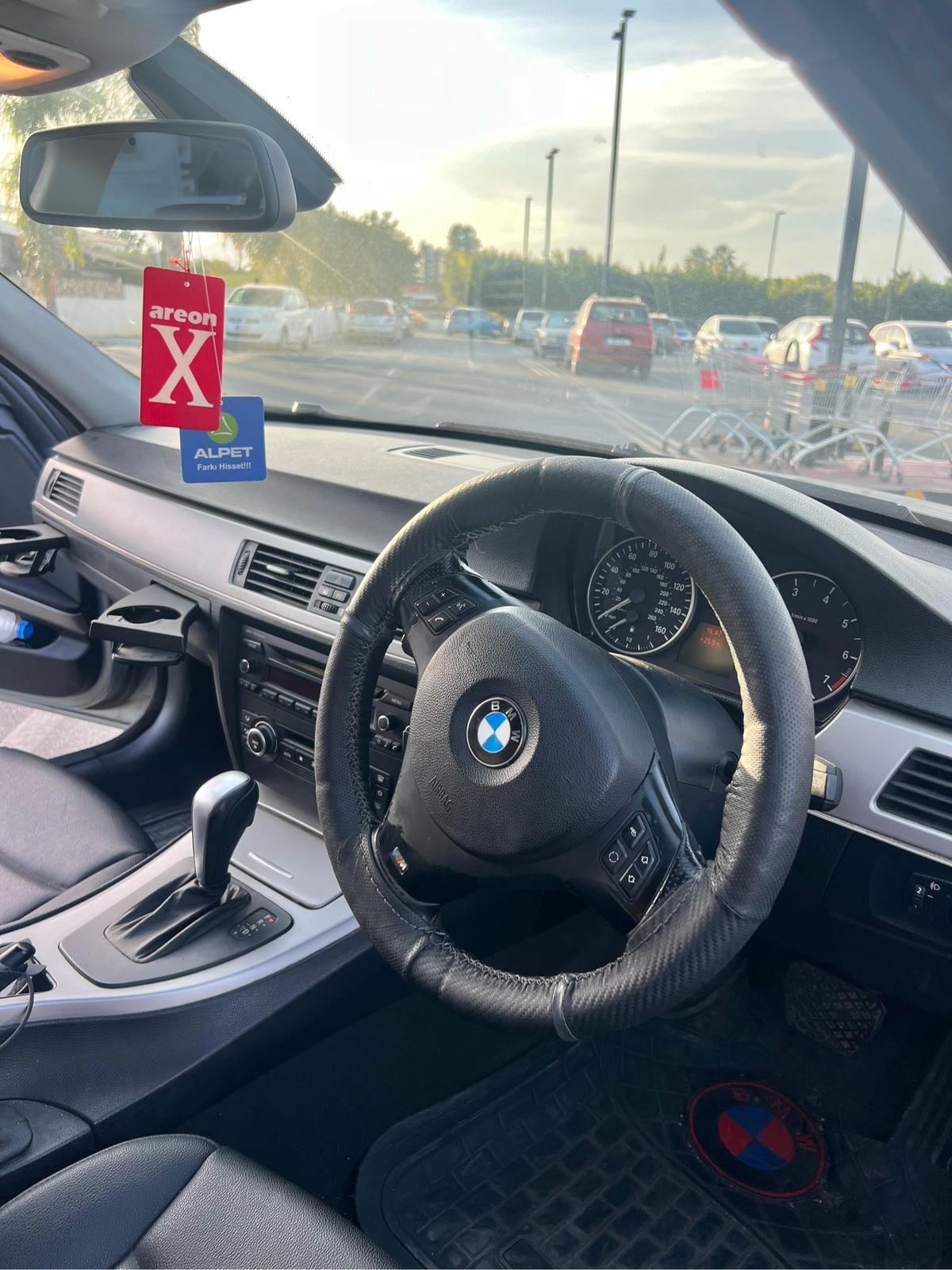 2007 BMW 318i 9