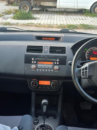 Suzuki Swift — 8