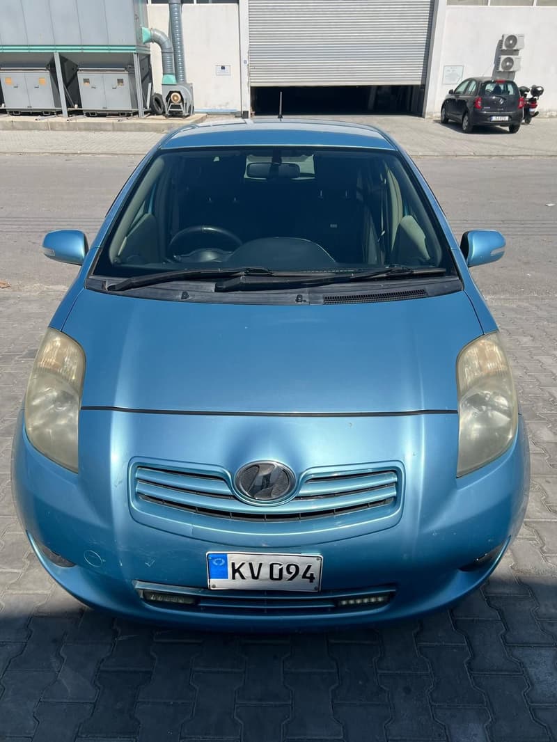 Toyota Vitz — 1/6