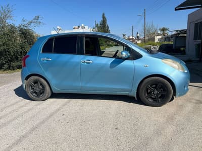 Toyota Vitz — 4