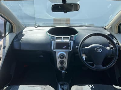 Toyota Vitz — 5