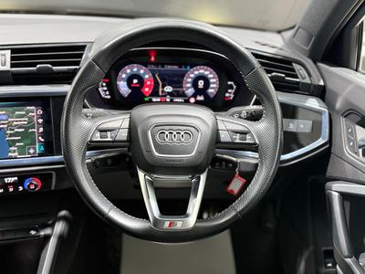 Audi Q3 — 8