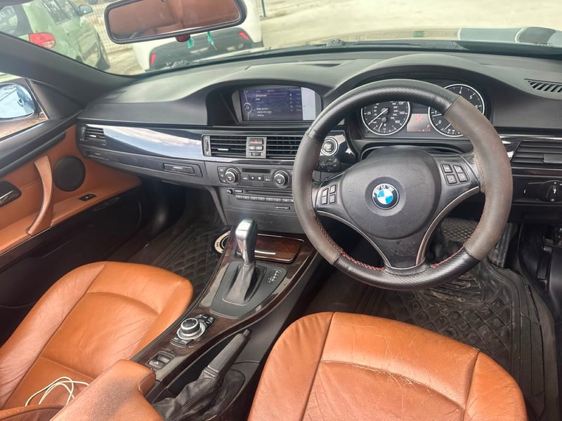 BMW 320i — 5