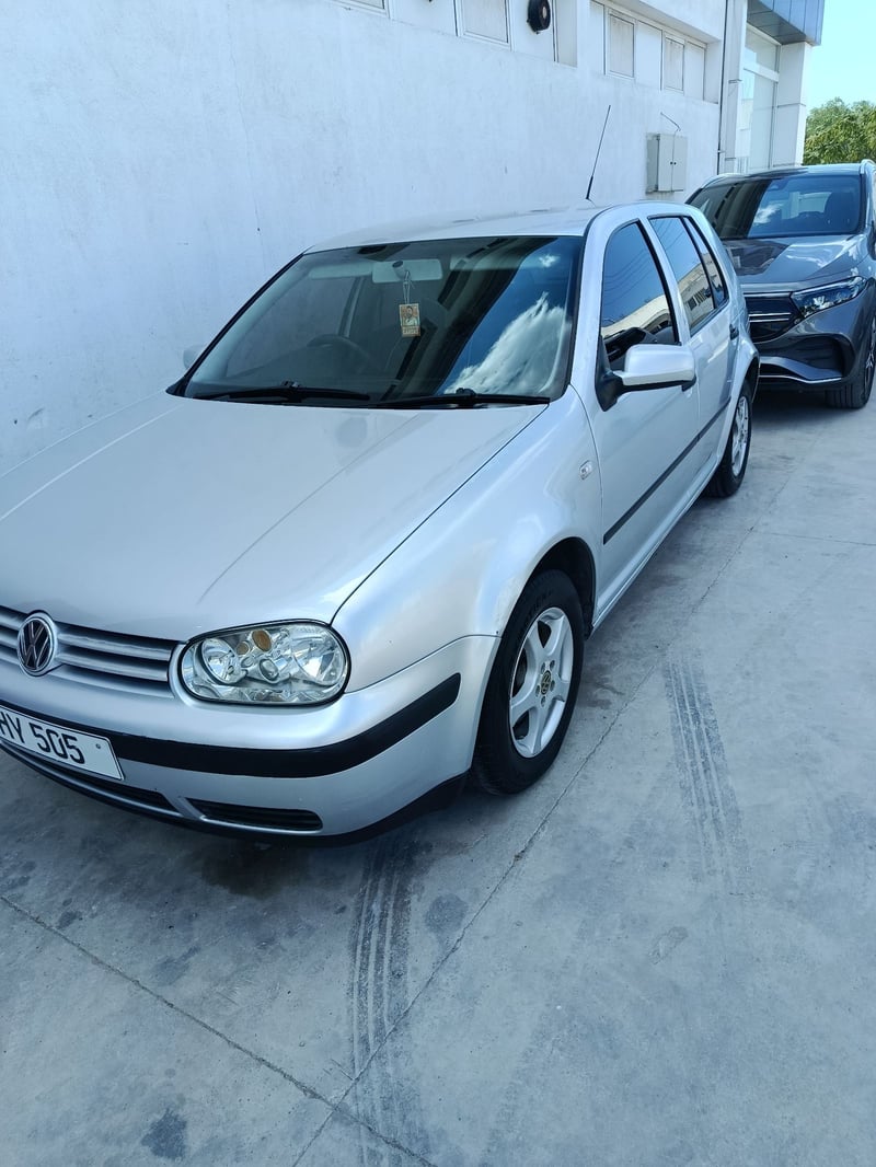 Volkswagen Golf — 2