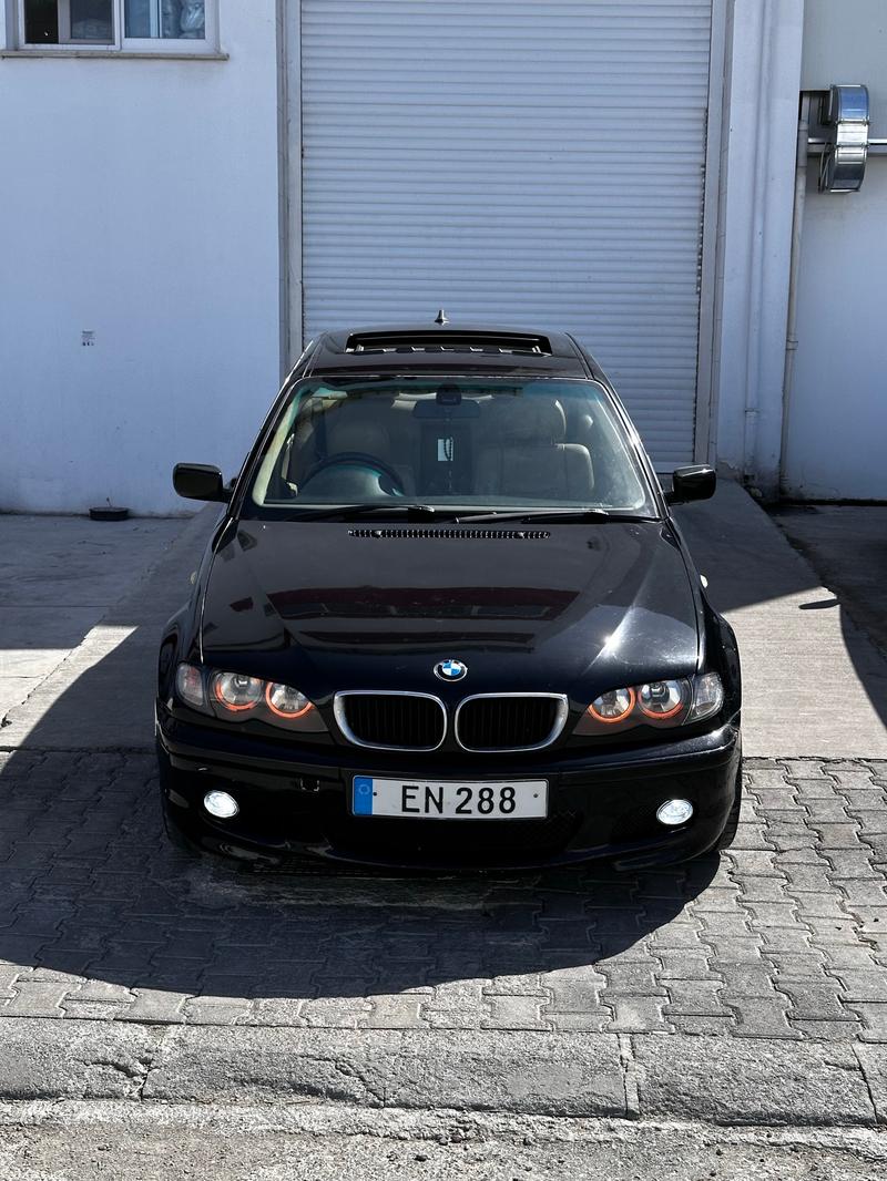 BMW 320i — 1/9