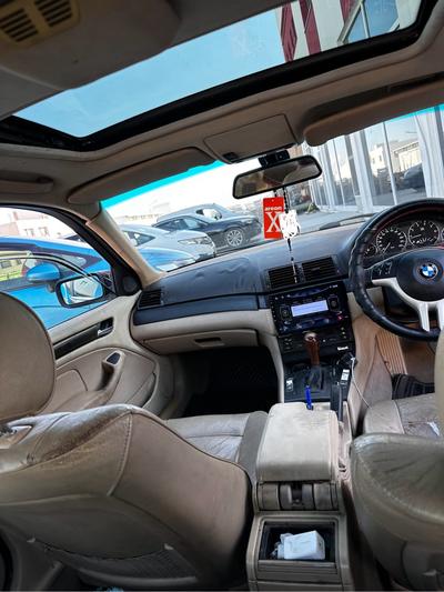 BMW 320i — 9