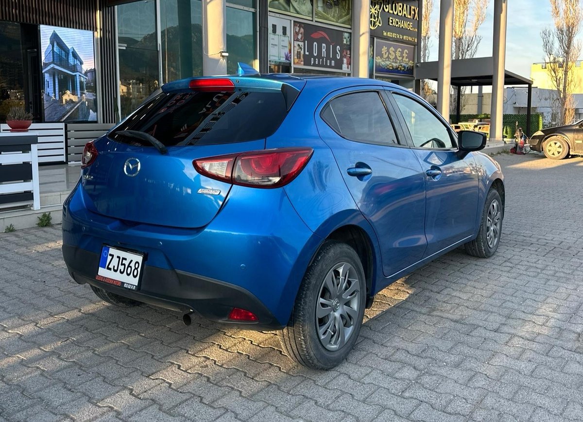 2019 Mazda Demio 6