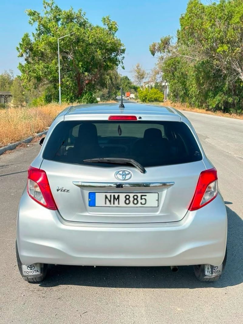 Toyota Vitz — 5