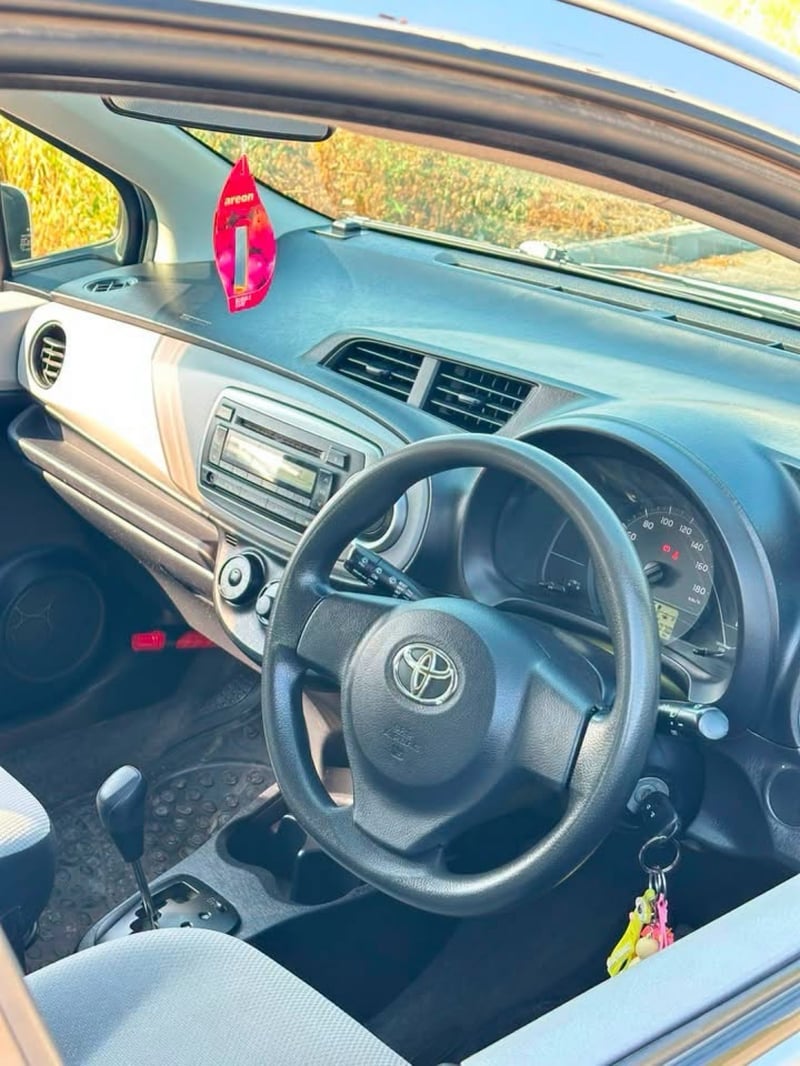 Toyota Vitz — 6