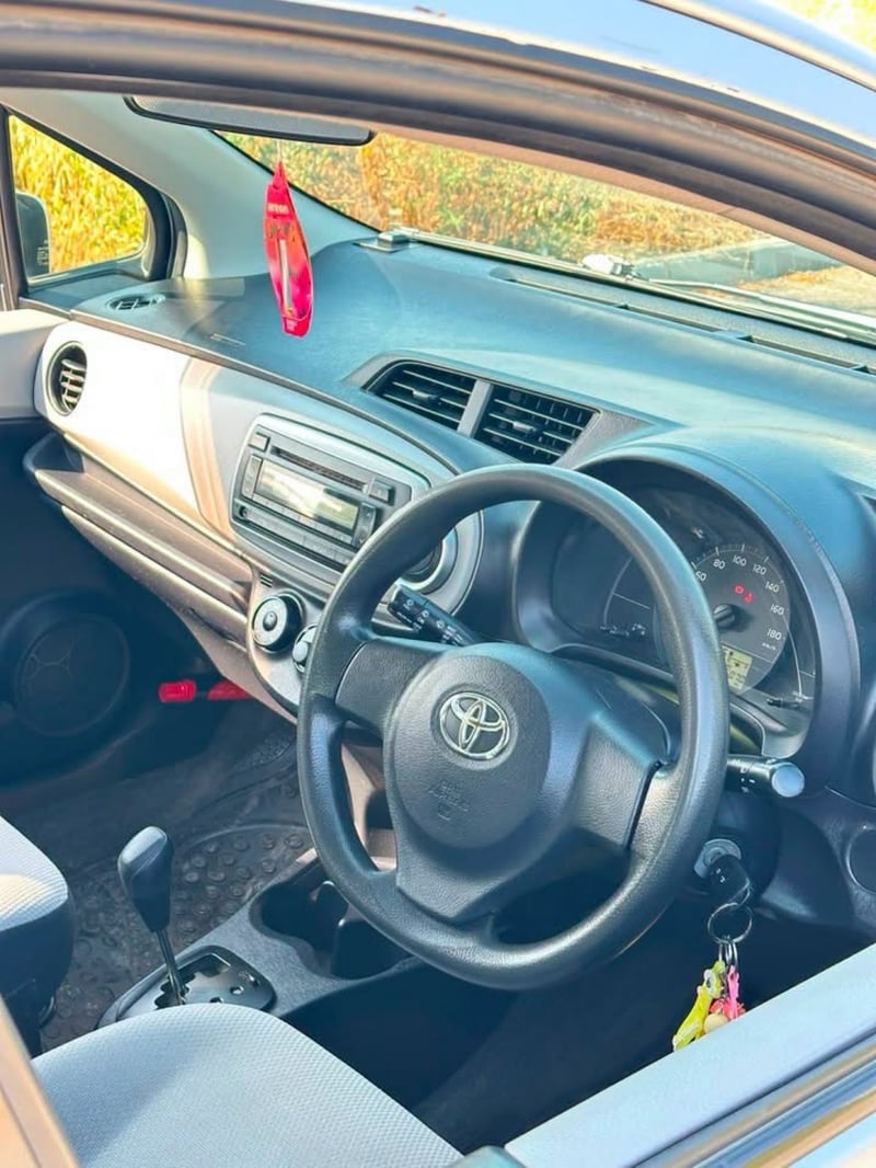 Toyota Vitz — 7