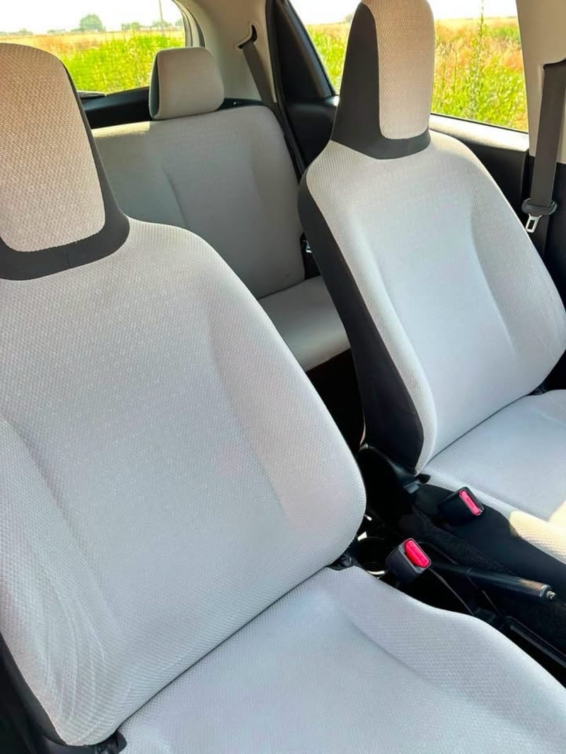Toyota Vitz — 8