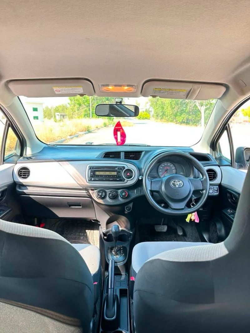 Toyota Vitz — 9
