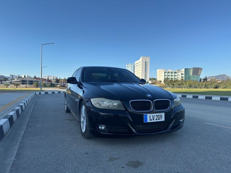2011 BMW 320i