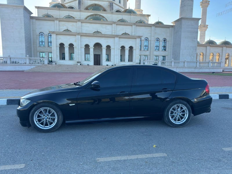 BMW 320i — 4